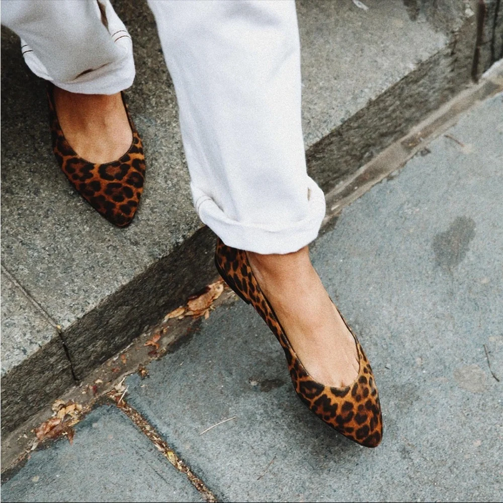 Lulu's Leopard Print Pointed Toe Flats - Picture 1 of 7